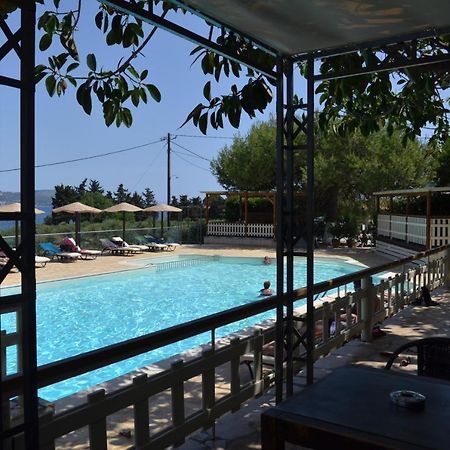 Apolafsi Aparthotel Lixouri Exterior photo