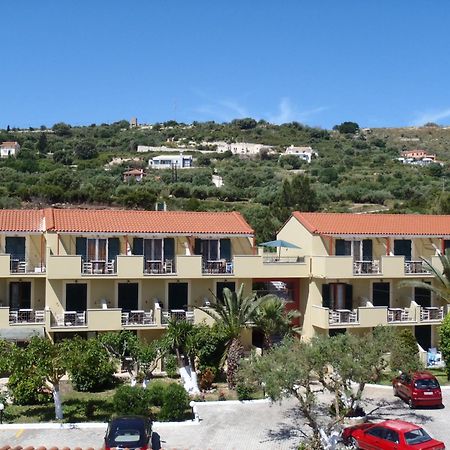 Apolafsi Aparthotel Lixouri Exterior photo