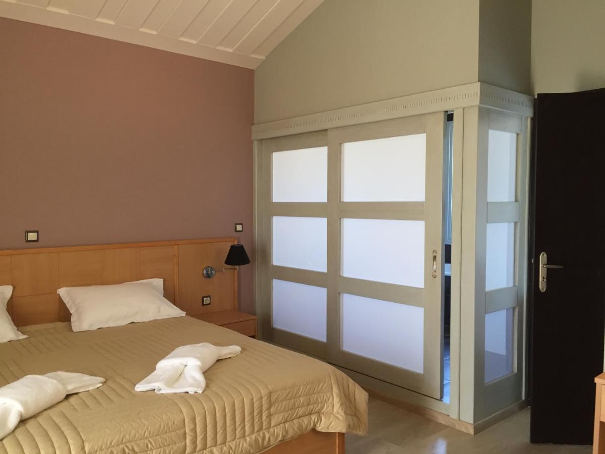 Apolafsi Aparthotel Lixouri Exterior photo