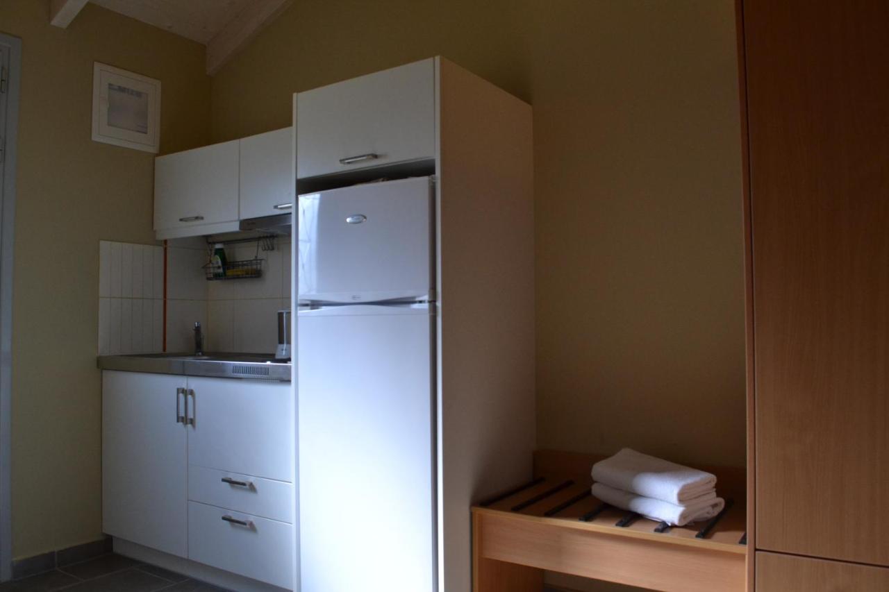 Apolafsi Aparthotel Lixouri Room photo