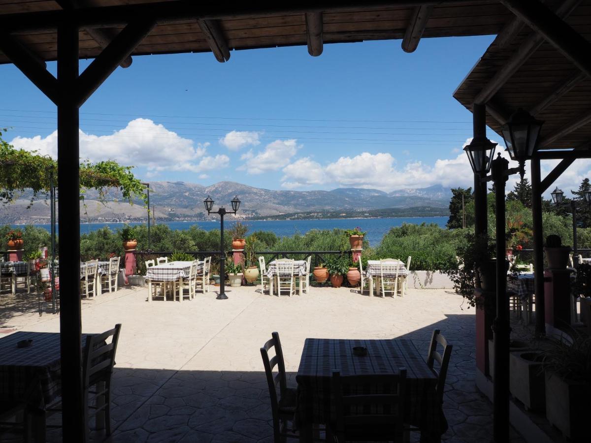 Apolafsi Aparthotel Lixouri Exterior photo