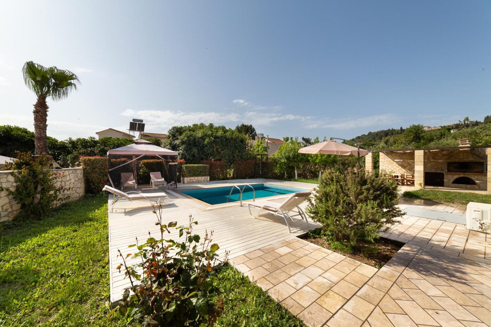 Apolafsi Aparthotel Lixouri Exterior photo