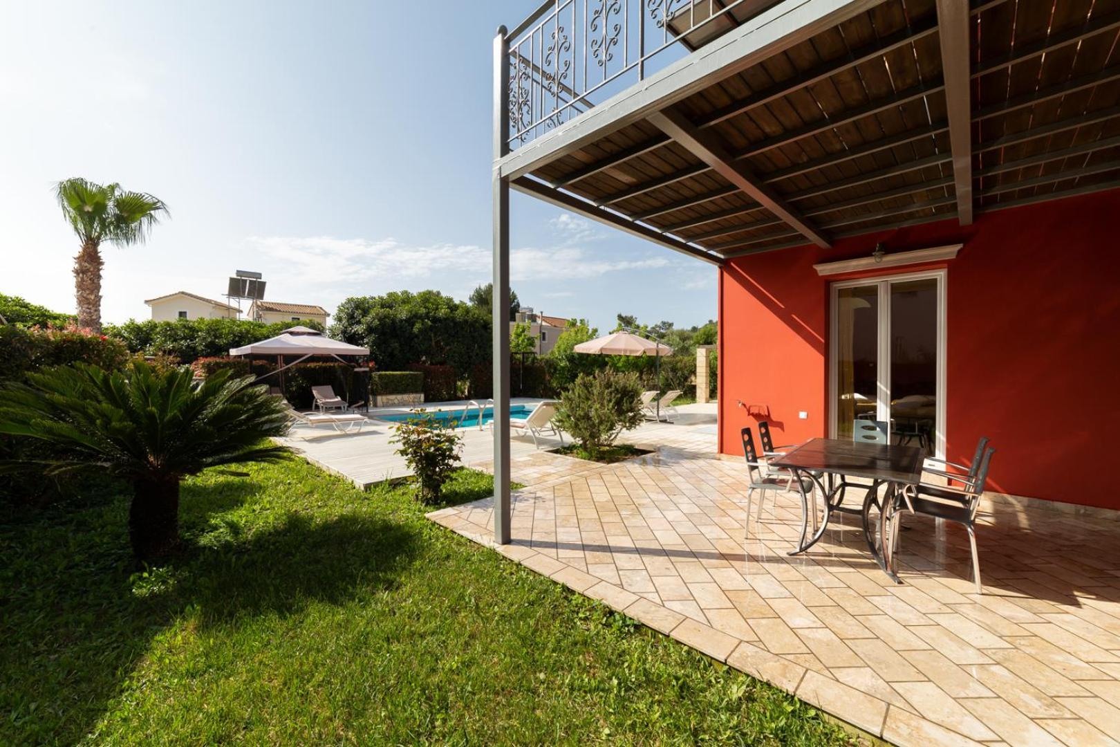 Apolafsi Aparthotel Lixouri Exterior photo