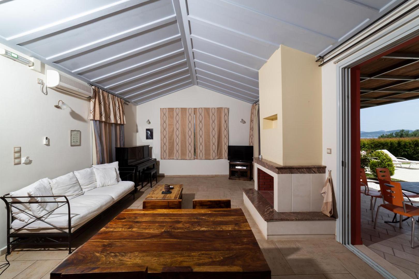 Apolafsi Aparthotel Lixouri Exterior photo