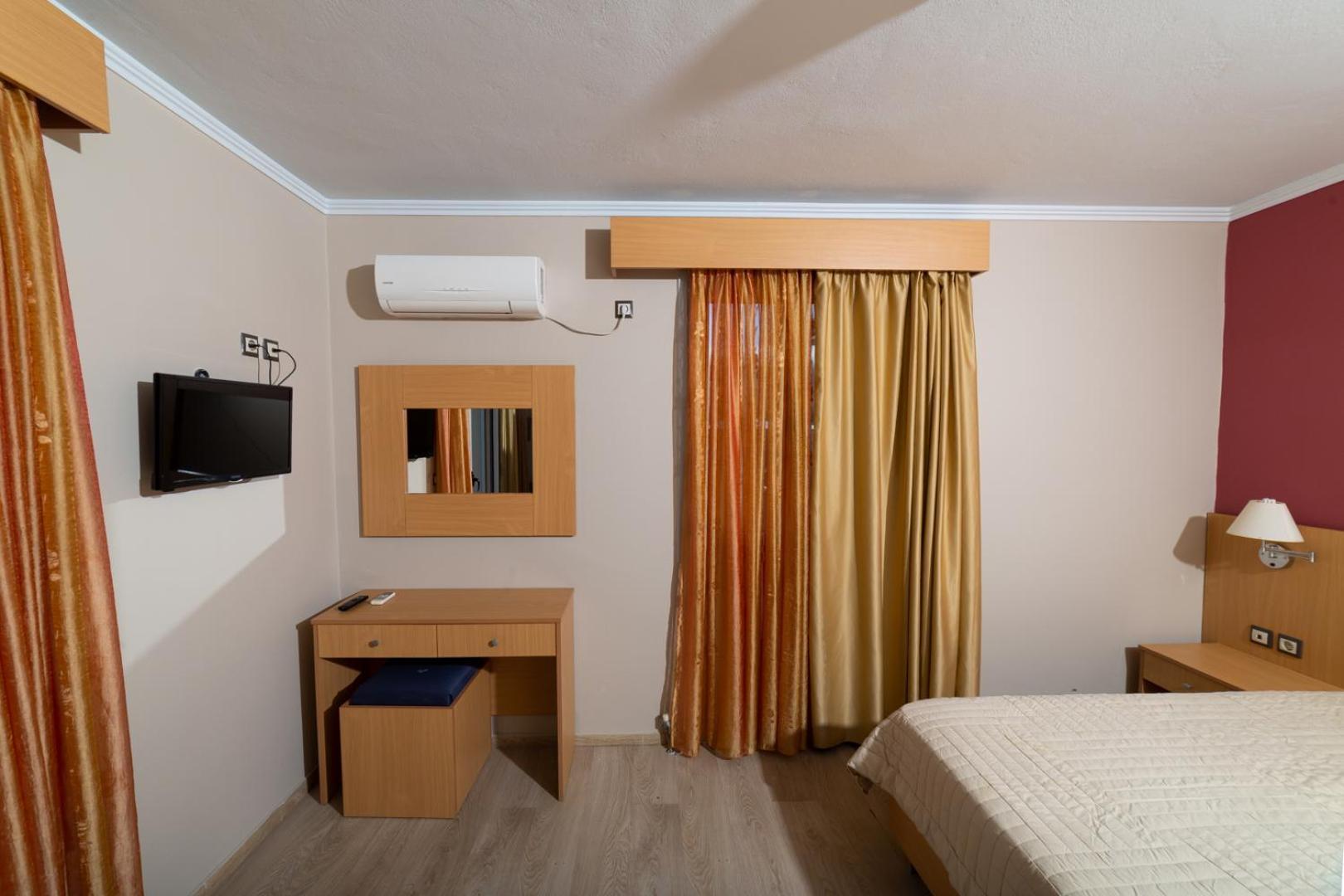 Apolafsi Aparthotel Lixouri Exterior photo