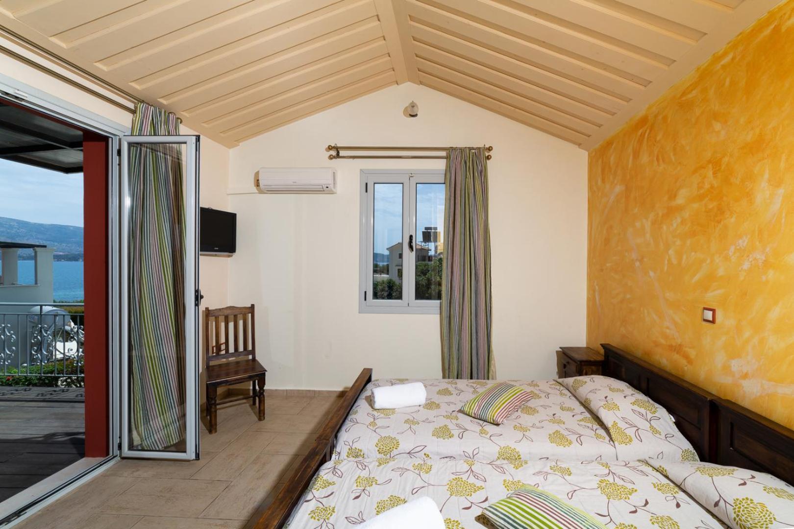 Apolafsi Aparthotel Lixouri Exterior photo