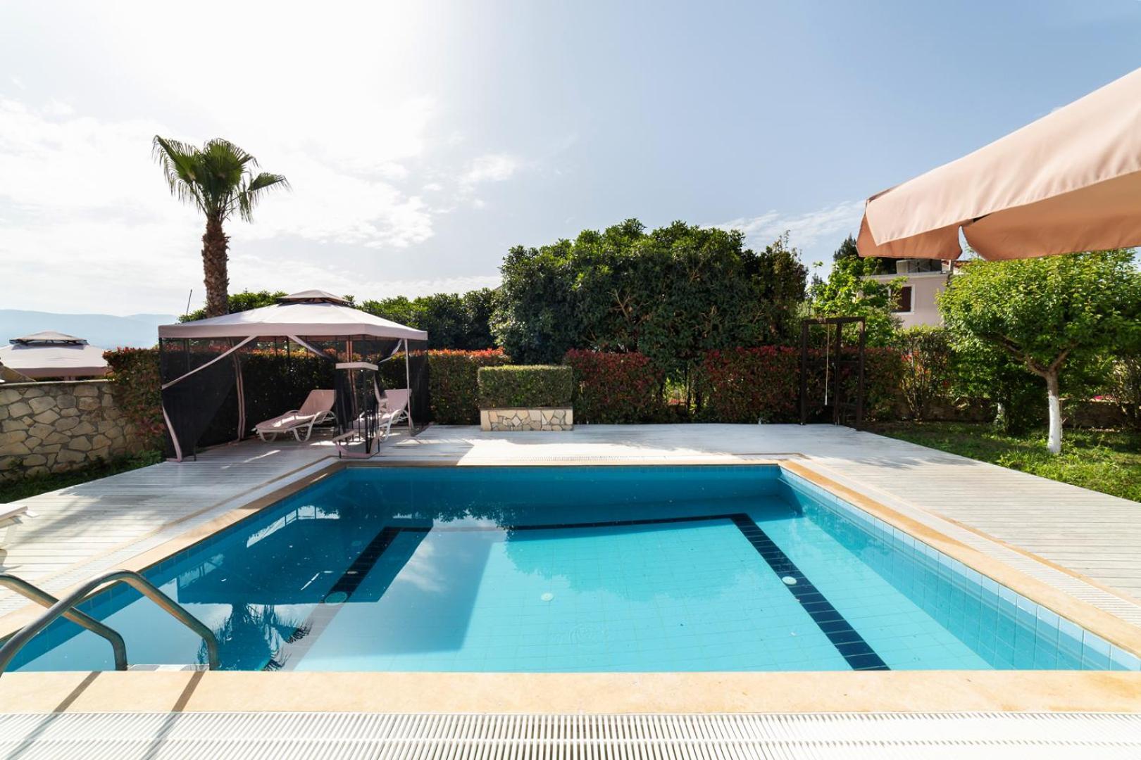 Apolafsi Aparthotel Lixouri Exterior photo