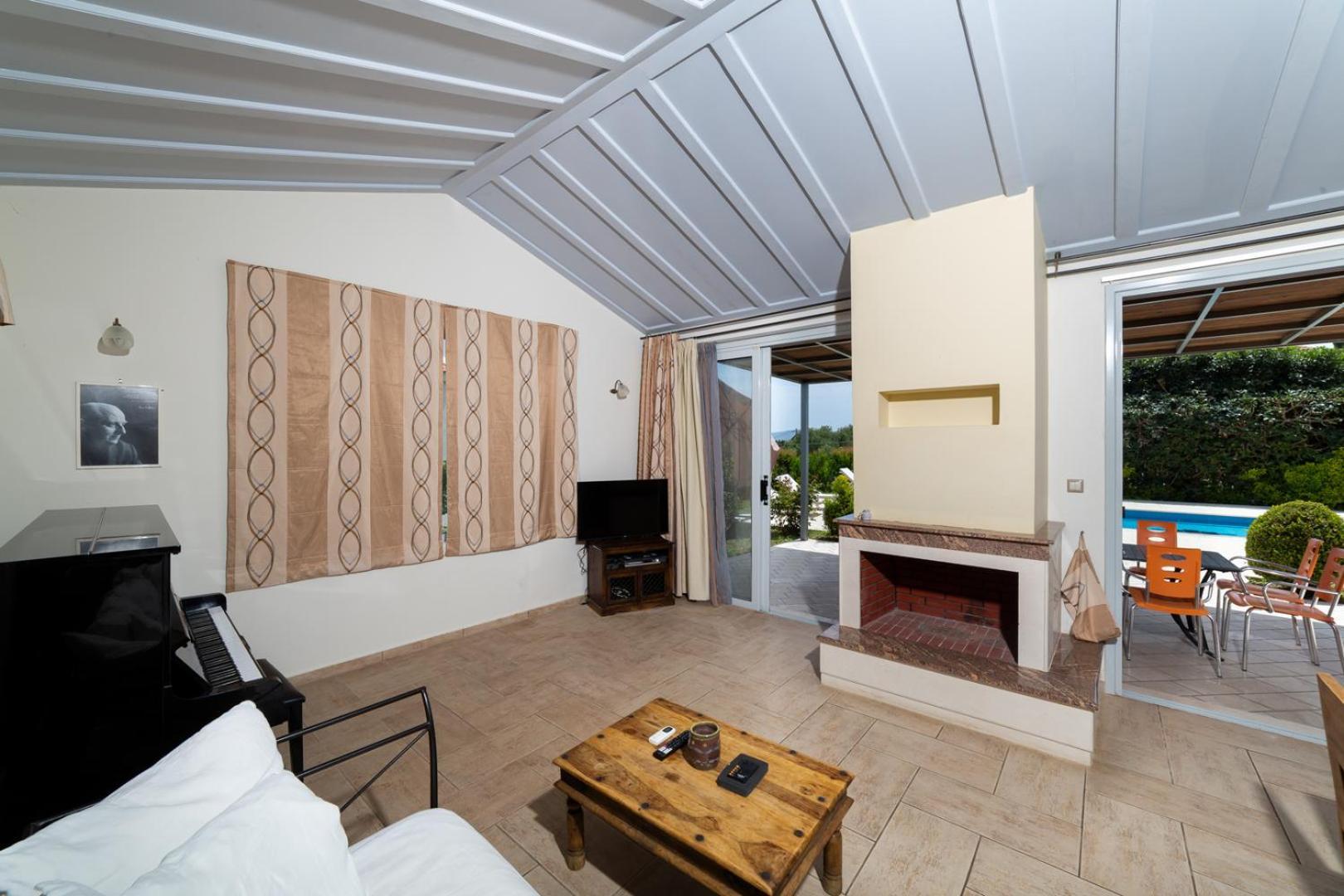 Apolafsi Aparthotel Lixouri Exterior photo