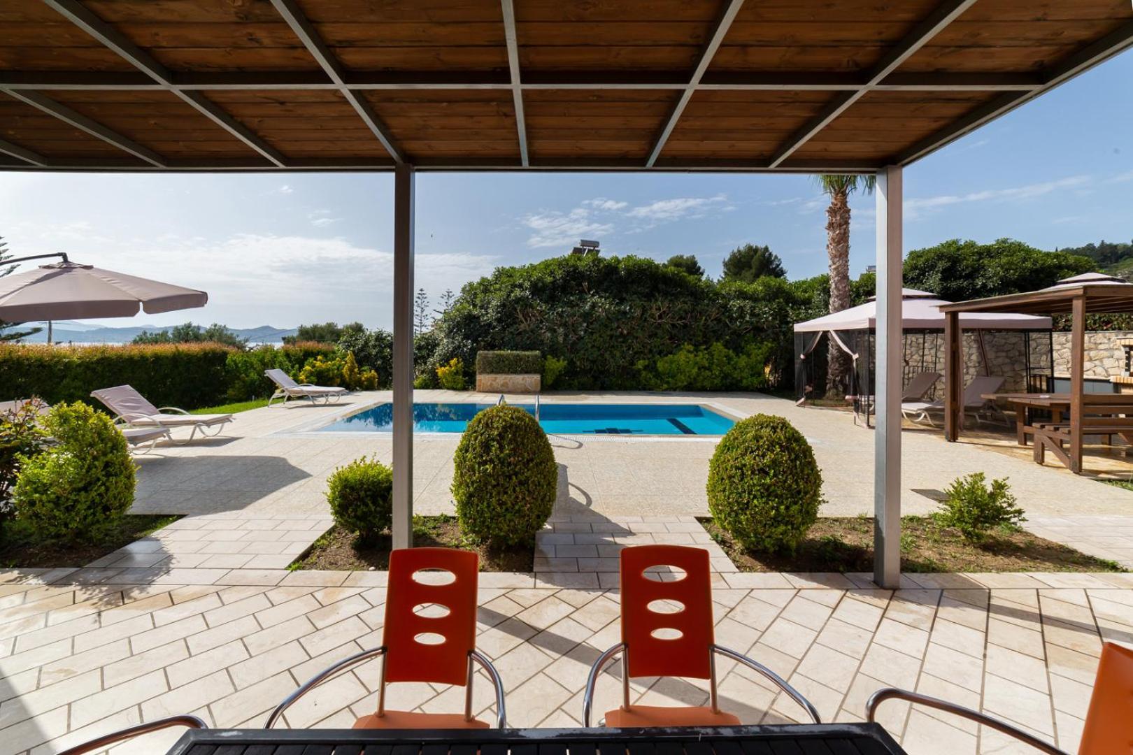 Apolafsi Aparthotel Lixouri Exterior photo